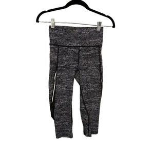 LULULEMON Cropped Mesh Detail Heathered Grey Running Tights - size 4